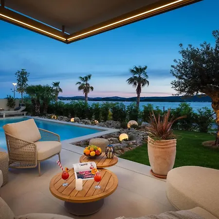 Pianoo - Piano Villa Turanj